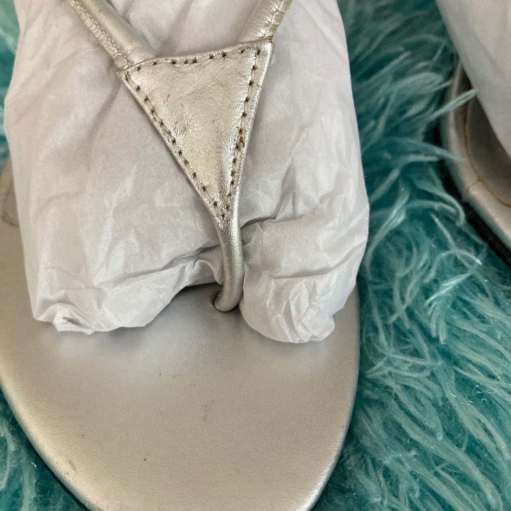 Hand Made in Brazil Thong Sandal w Buckle Strap - Picture 11 of 12